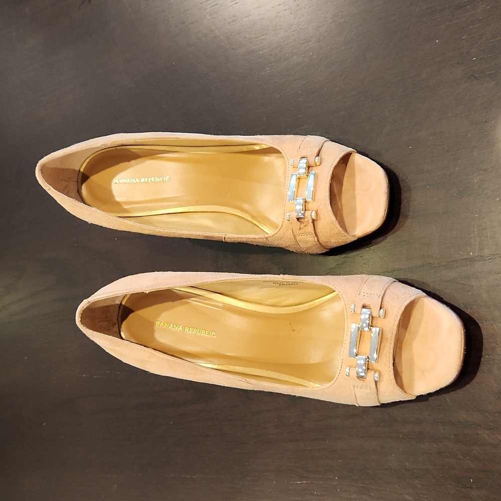 Banana Republic, Open toe Taupe colored heels